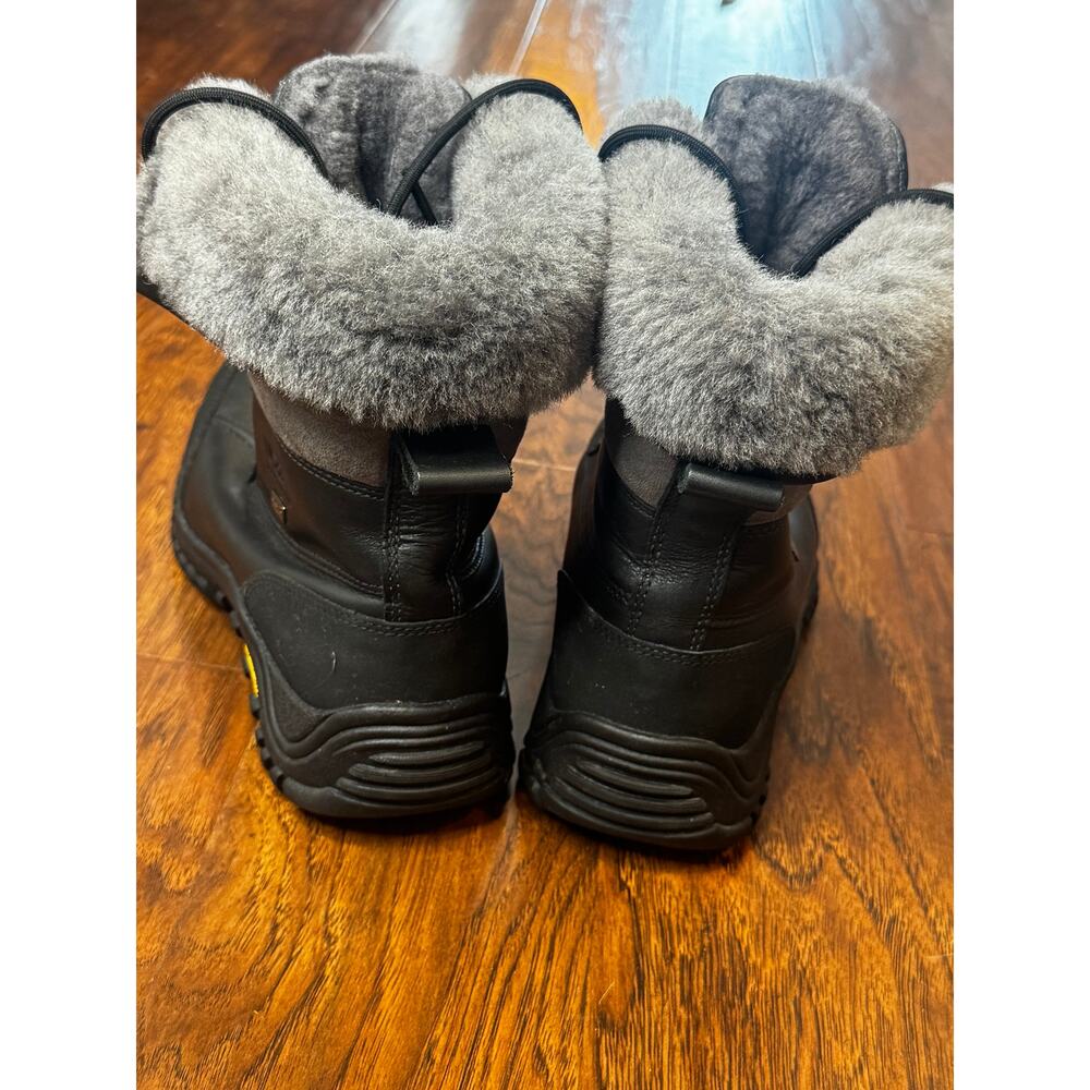 UGG Adirondack II Boots Black Leather & Suede Waterproof Winter Wms 8 EU 39 - Picture 9 of 12